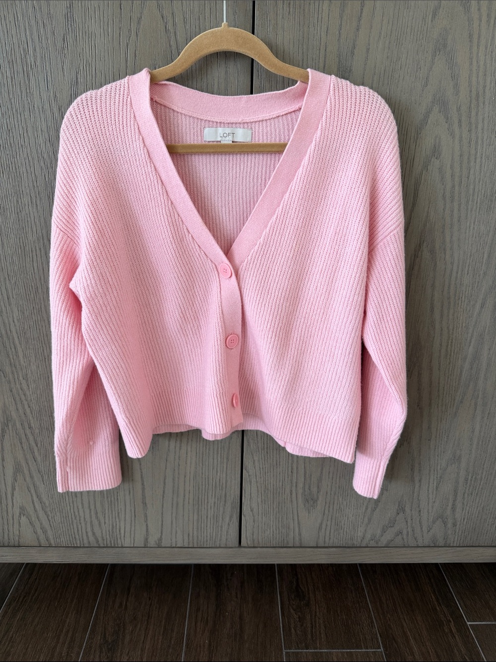 LOFT Soft Pink Ribbed V-Neck Cropped Cardigan Sweater Size XS Relaxed Baggy